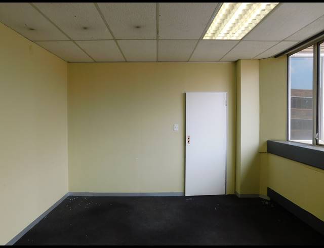 7,200M² OFFICE TO LET IN FERNDALE